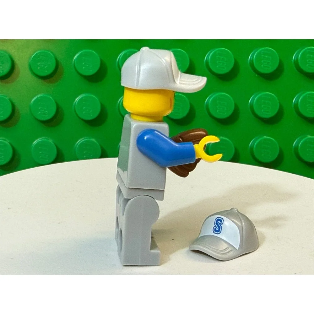 LEGO Series 3 Baseball Player Minifigure Stackers Team with Glove and Extra Hat